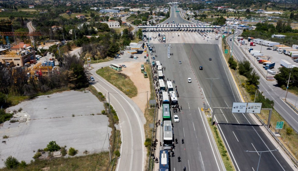 A generic square placeholder image with rounded corners in a figure.