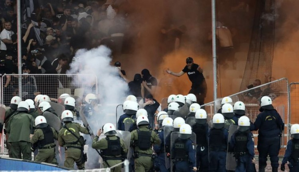 A generic square placeholder image with rounded corners in a figure.