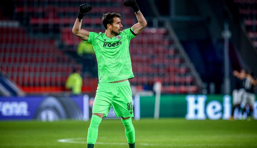 A generic square placeholder image with rounded corners in a figure.