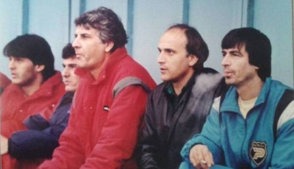 A generic square placeholder image with rounded corners in a figure.