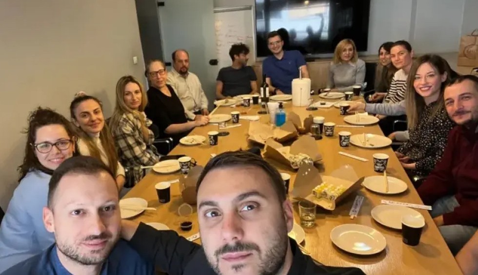 A generic square placeholder image with rounded corners in a figure.