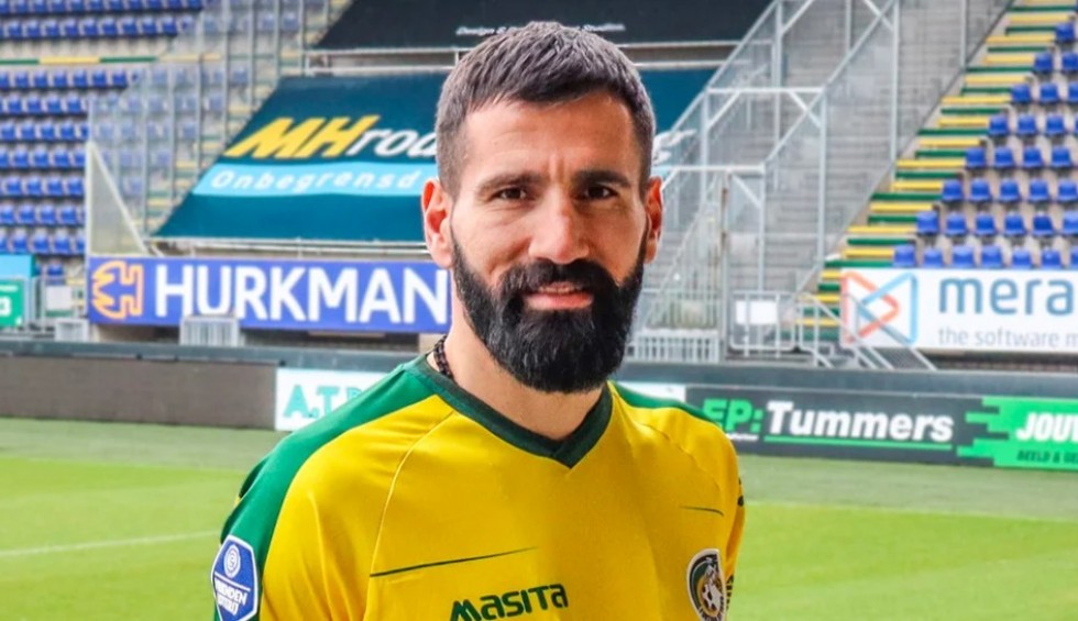 A generic square placeholder image with rounded corners in a figure.