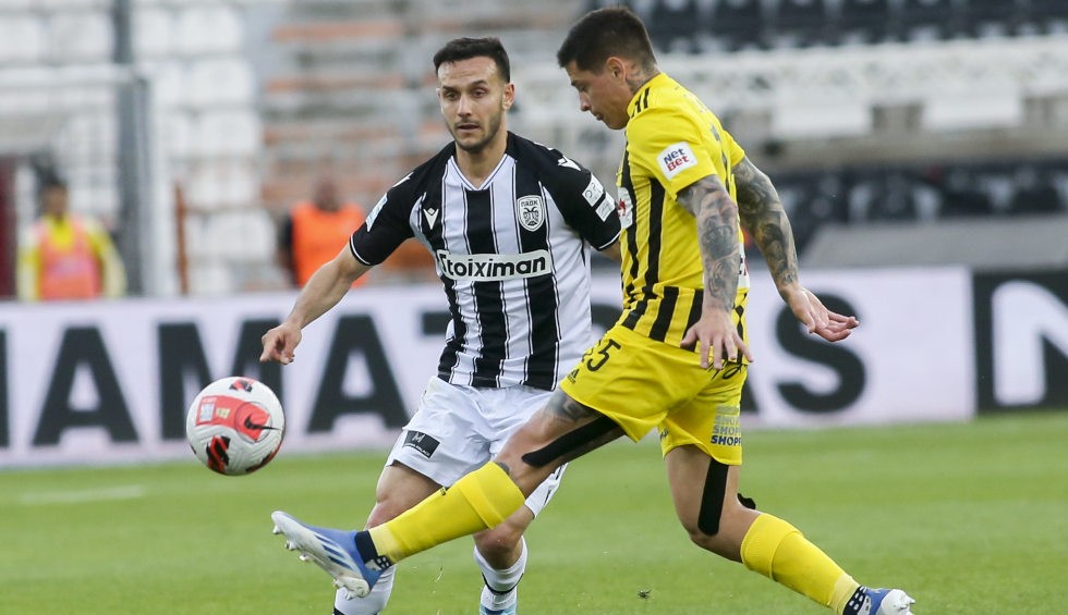 A generic square placeholder image with rounded corners in a figure.