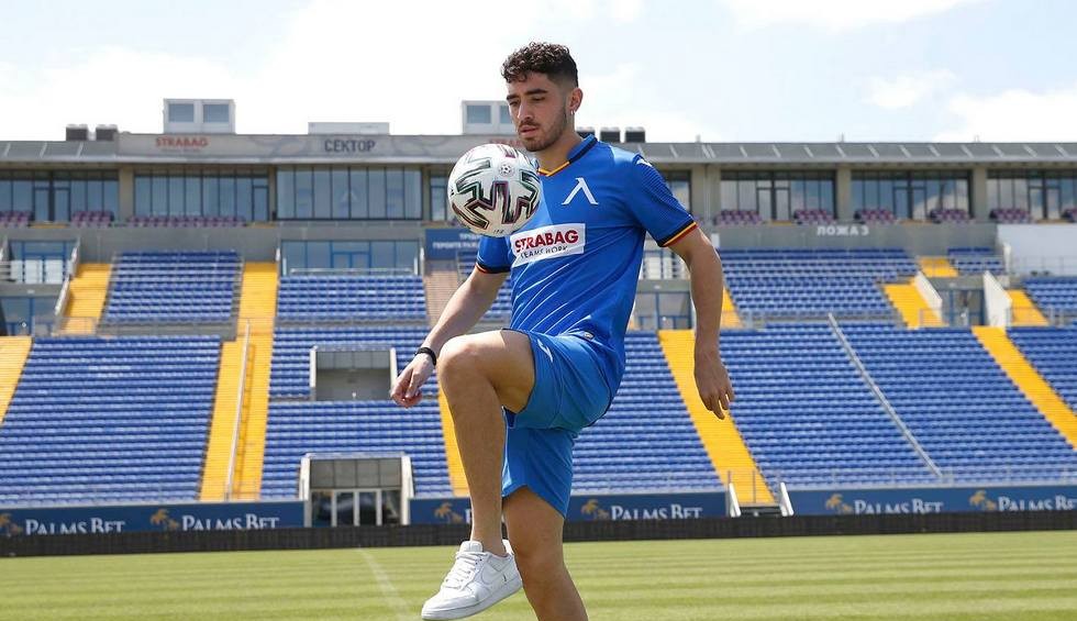 A generic square placeholder image with rounded corners in a figure.