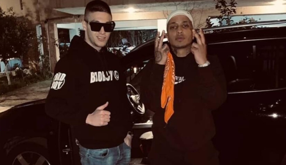 A generic square placeholder image with rounded corners in a figure.