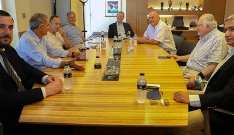 A generic square placeholder image with rounded corners in a figure.