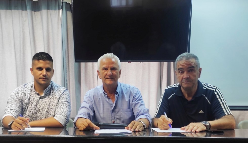 A generic square placeholder image with rounded corners in a figure.