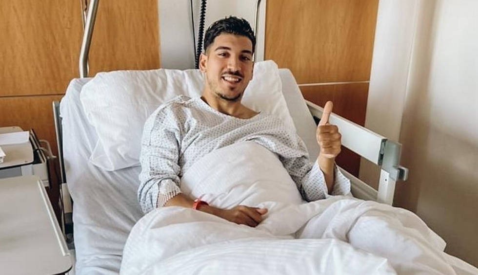 A generic square placeholder image with rounded corners in a figure.