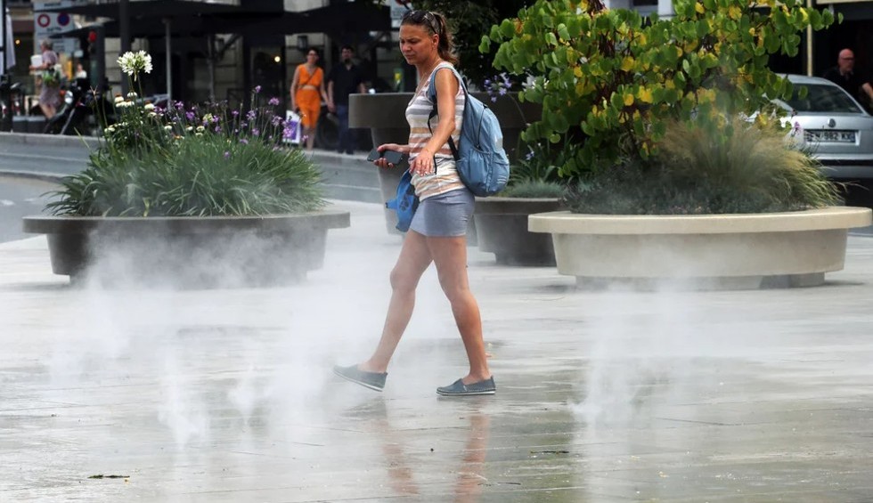 A generic square placeholder image with rounded corners in a figure.