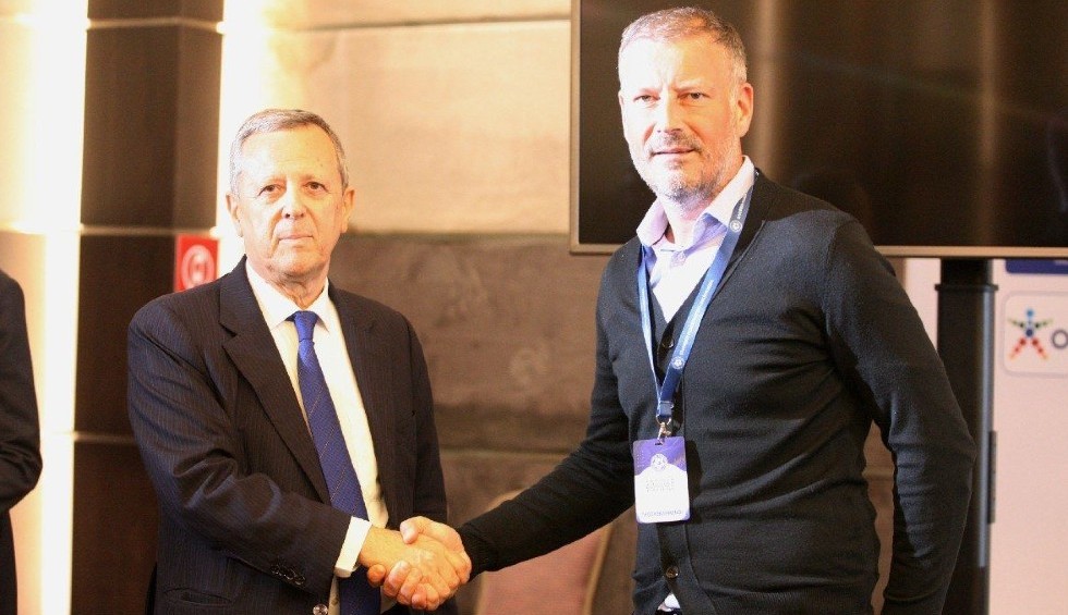 A generic square placeholder image with rounded corners in a figure.