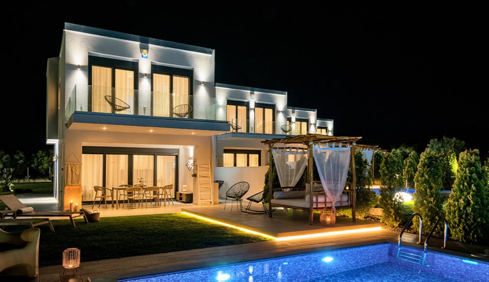 A generic square placeholder image with rounded corners in a figure.