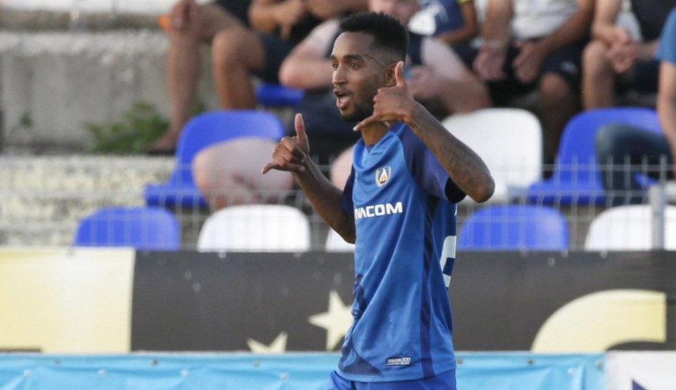 A generic square placeholder image with rounded corners in a figure.