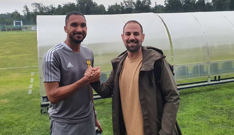 A generic square placeholder image with rounded corners in a figure.