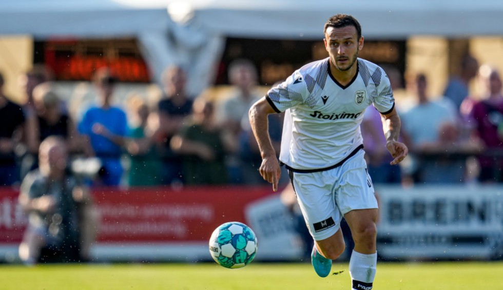 A generic square placeholder image with rounded corners in a figure.