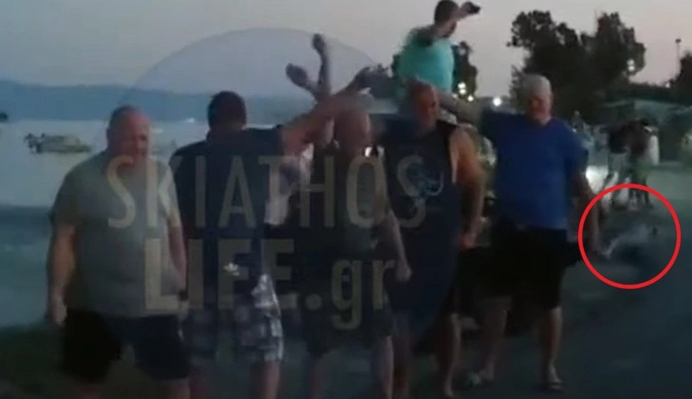 A generic square placeholder image with rounded corners in a figure.