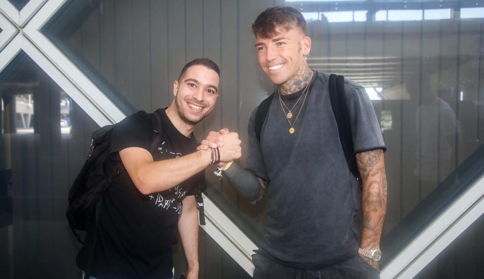 A generic square placeholder image with rounded corners in a figure.