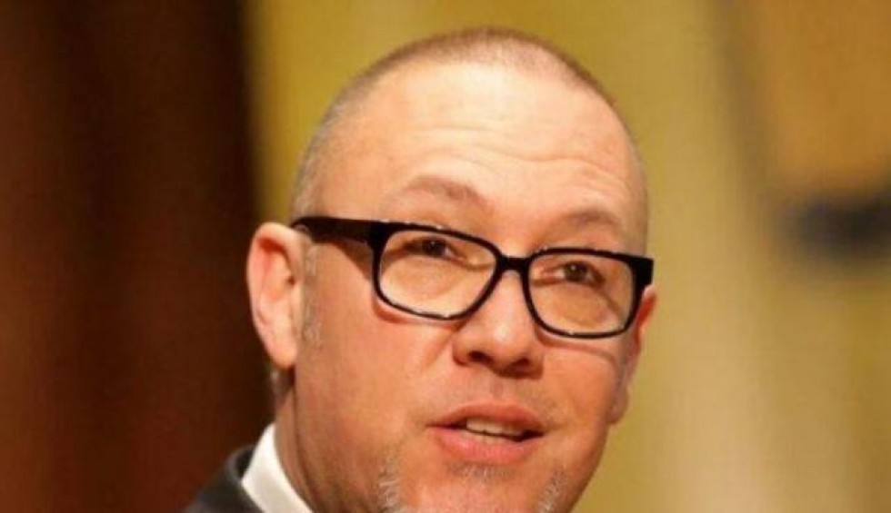 A generic square placeholder image with rounded corners in a figure.