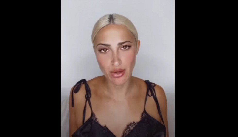 A generic square placeholder image with rounded corners in a figure.