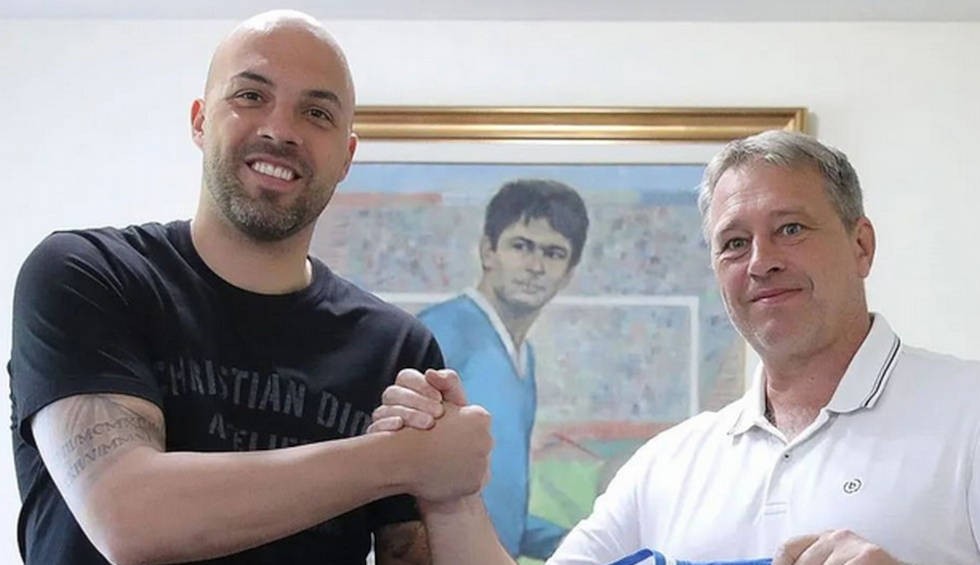 A generic square placeholder image with rounded corners in a figure.