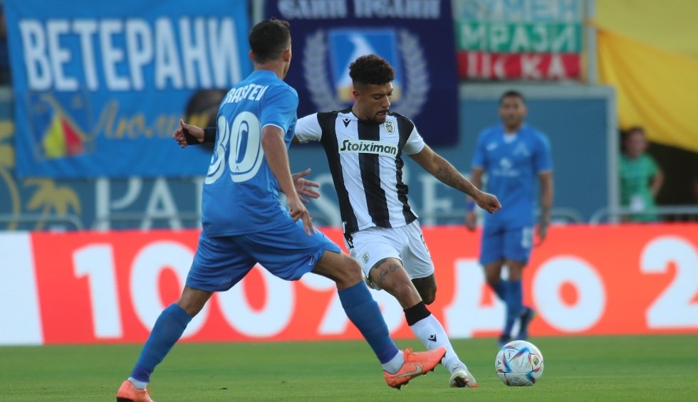 A generic square placeholder image with rounded corners in a figure.