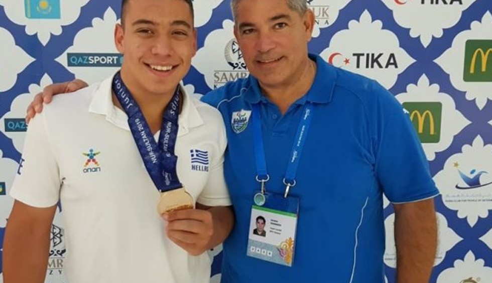 A generic square placeholder image with rounded corners in a figure.