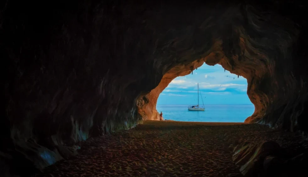 A generic square placeholder image with rounded corners in a figure.