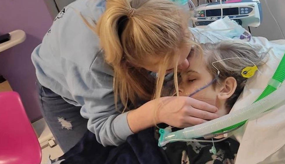 A generic square placeholder image with rounded corners in a figure.