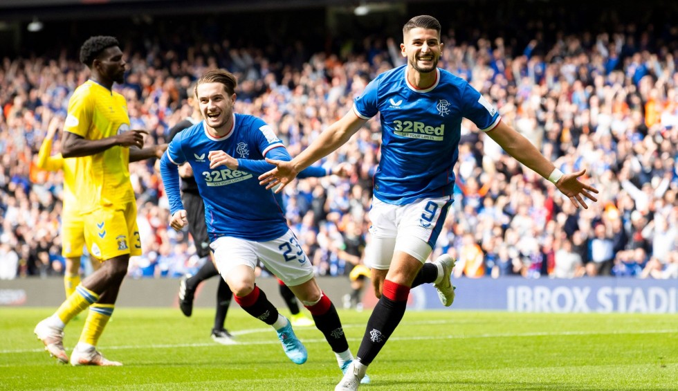 A generic square placeholder image with rounded corners in a figure.