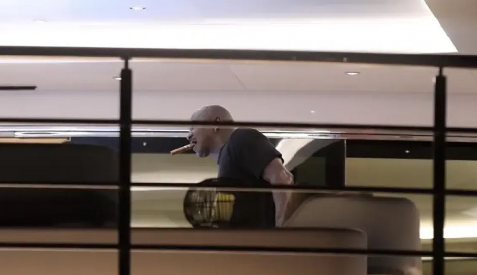 A generic square placeholder image with rounded corners in a figure.