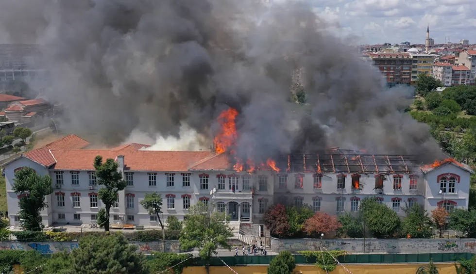 A generic square placeholder image with rounded corners in a figure.