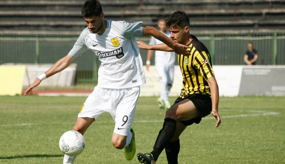 A generic square placeholder image with rounded corners in a figure.