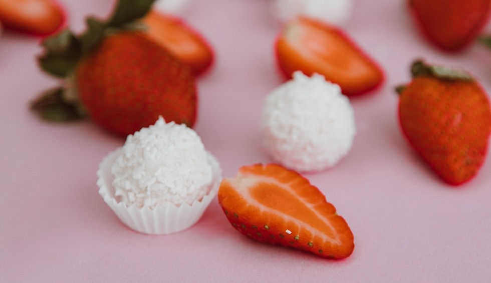 A generic square placeholder image with rounded corners in a figure.