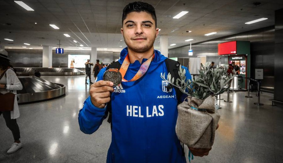 A generic square placeholder image with rounded corners in a figure.