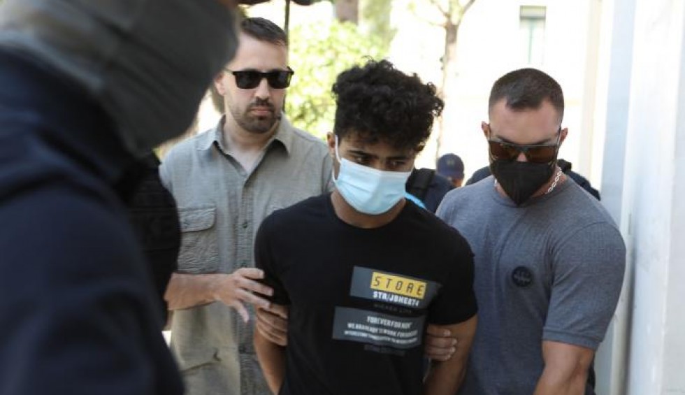 A generic square placeholder image with rounded corners in a figure.