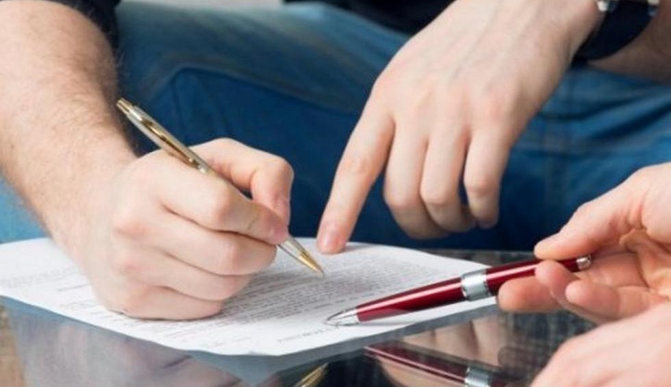 A generic square placeholder image with rounded corners in a figure.