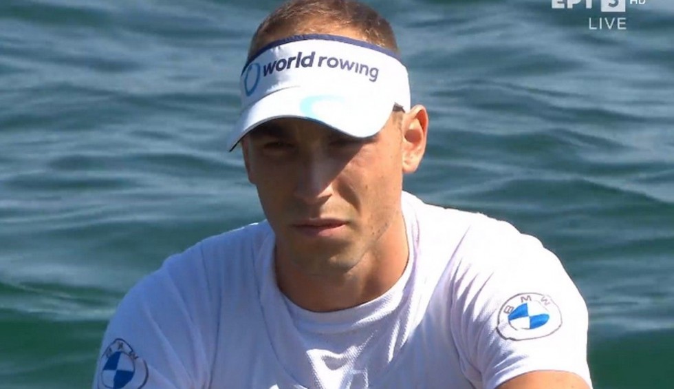 A generic square placeholder image with rounded corners in a figure.