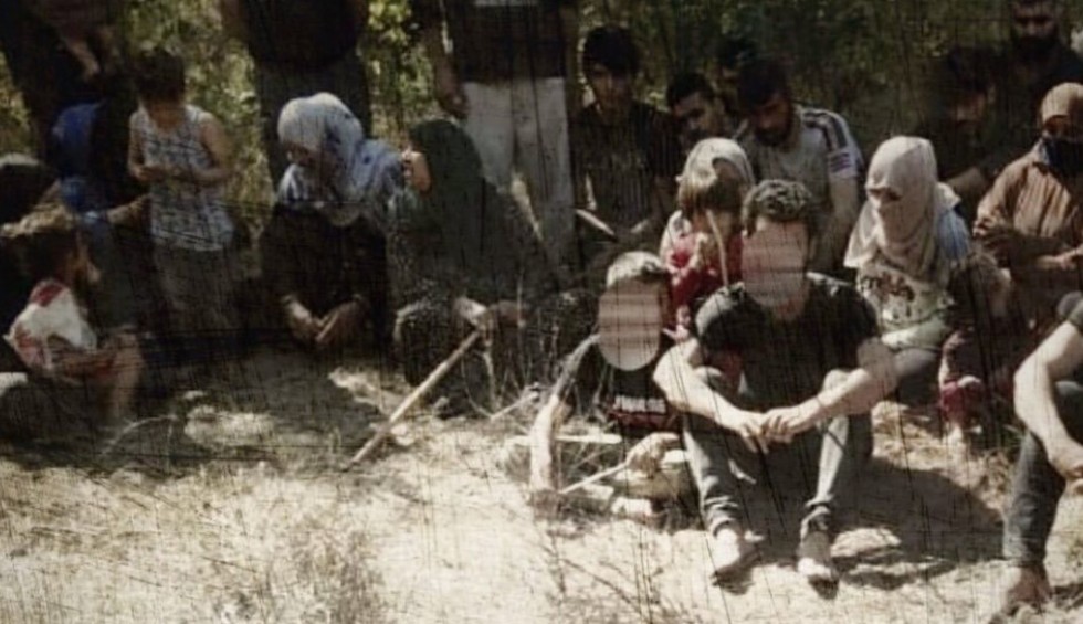 A generic square placeholder image with rounded corners in a figure.