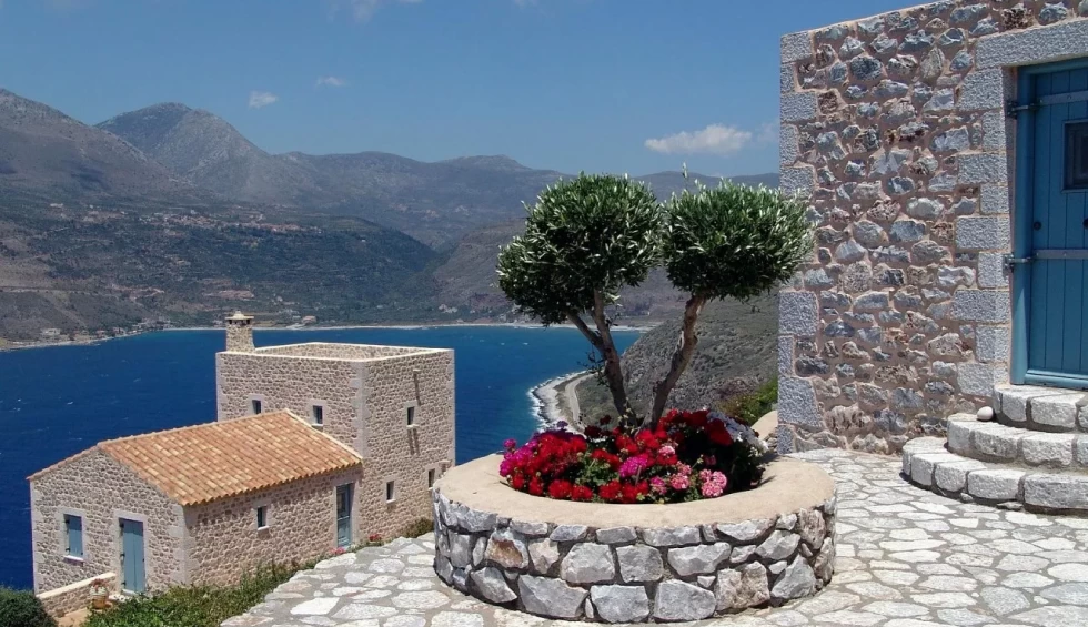 A generic square placeholder image with rounded corners in a figure.