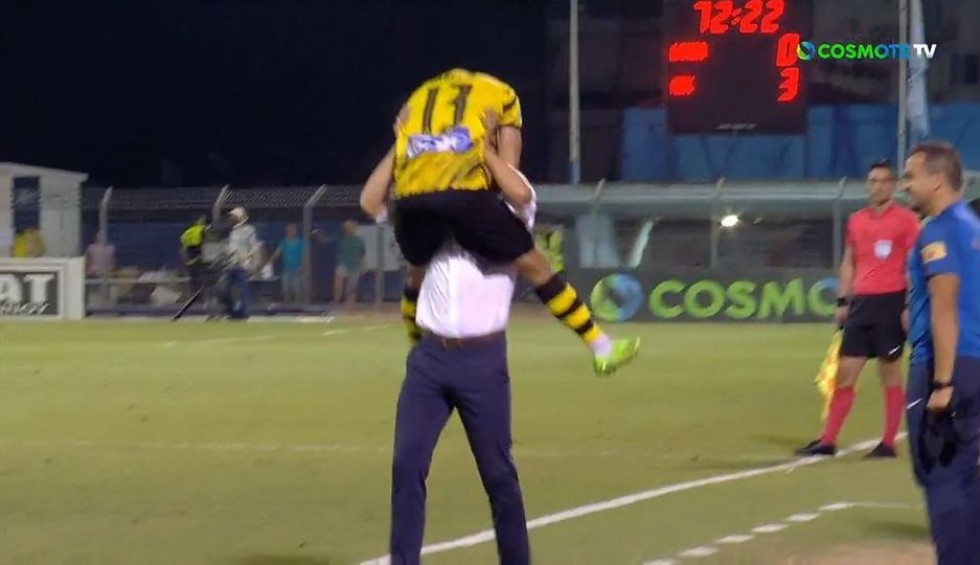 A generic square placeholder image with rounded corners in a figure.