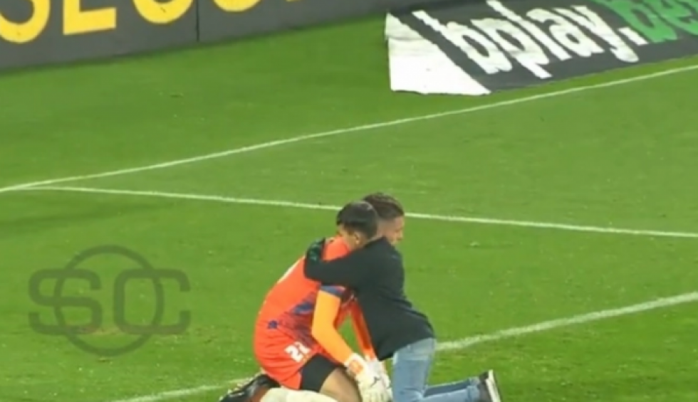 A generic square placeholder image with rounded corners in a figure.