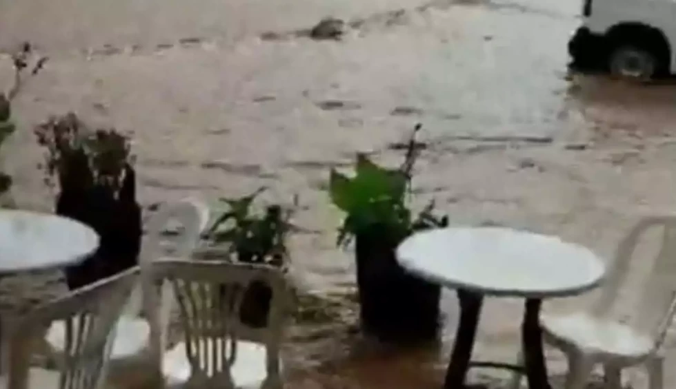 A generic square placeholder image with rounded corners in a figure.