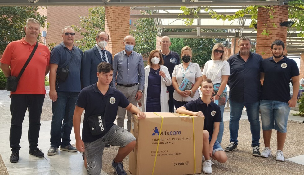 A generic square placeholder image with rounded corners in a figure.