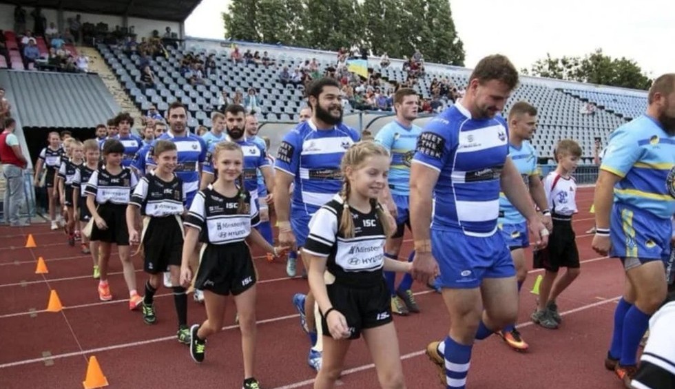 A generic square placeholder image with rounded corners in a figure.