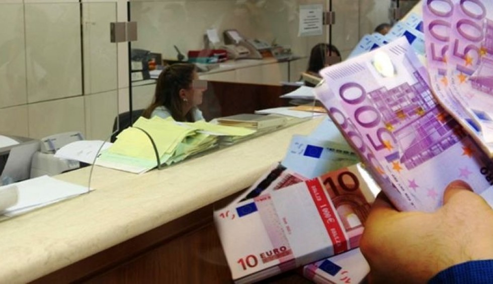 A generic square placeholder image with rounded corners in a figure.