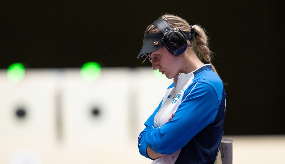 A generic square placeholder image with rounded corners in a figure.