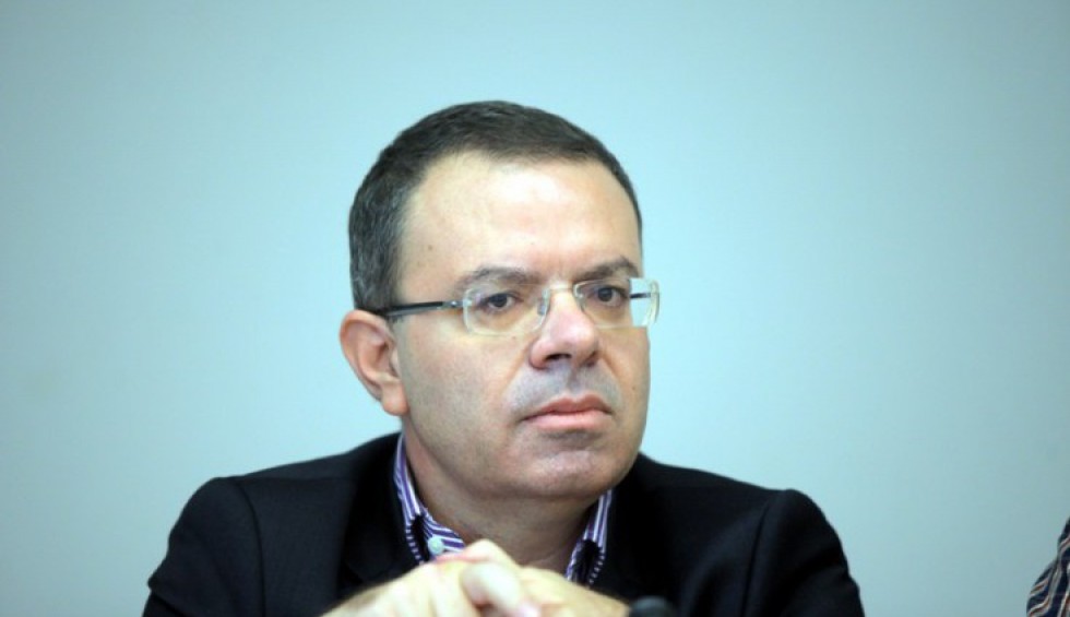 A generic square placeholder image with rounded corners in a figure.