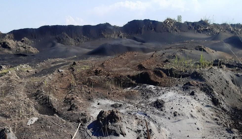 A generic square placeholder image with rounded corners in a figure.