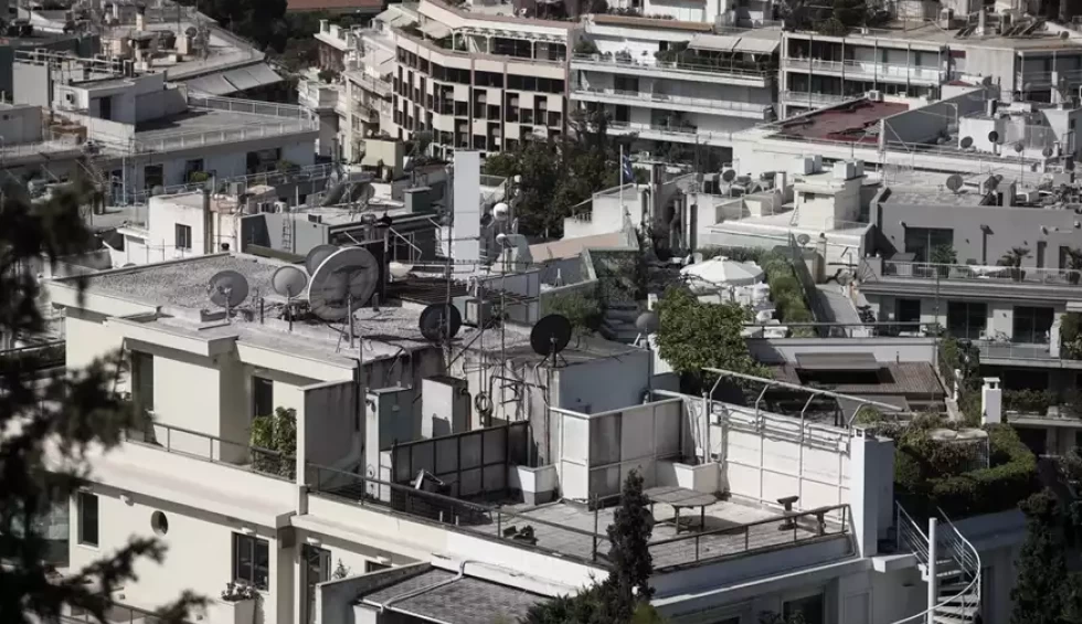 A generic square placeholder image with rounded corners in a figure.