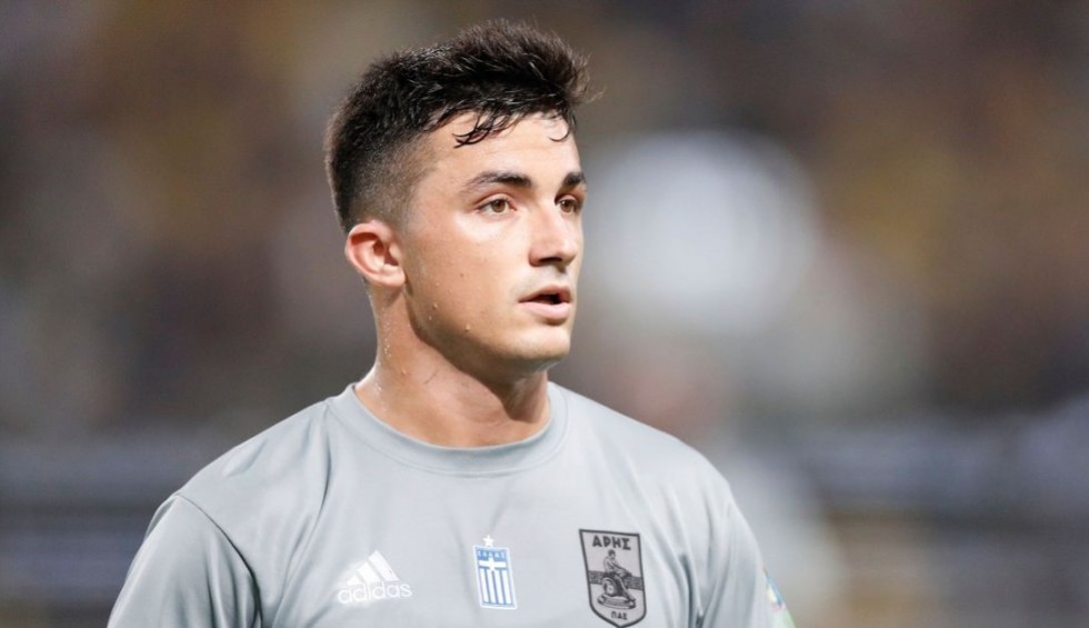 A generic square placeholder image with rounded corners in a figure.