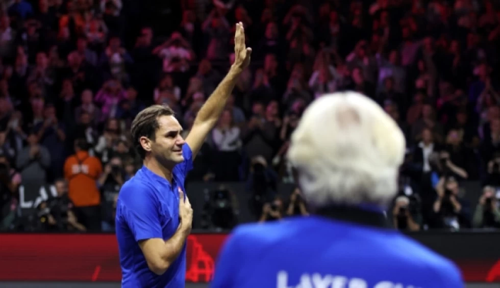 A generic square placeholder image with rounded corners in a figure.